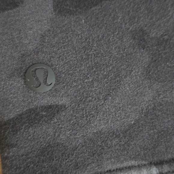 Lululemon All Yoga Crewneck Sweatshirt Black Gray Camo 20" PTP M Womens - Picture 3 of 5